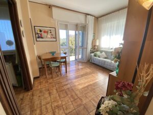 BILOCALE AMPIO CON DOPPIO POSTO AUTO COPERTO