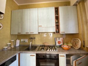 BILOCALE AMPIO CON DOPPIO POSTO AUTO COPERTO