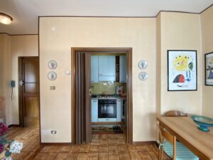 BILOCALE AMPIO CON DOPPIO POSTO AUTO COPERTO